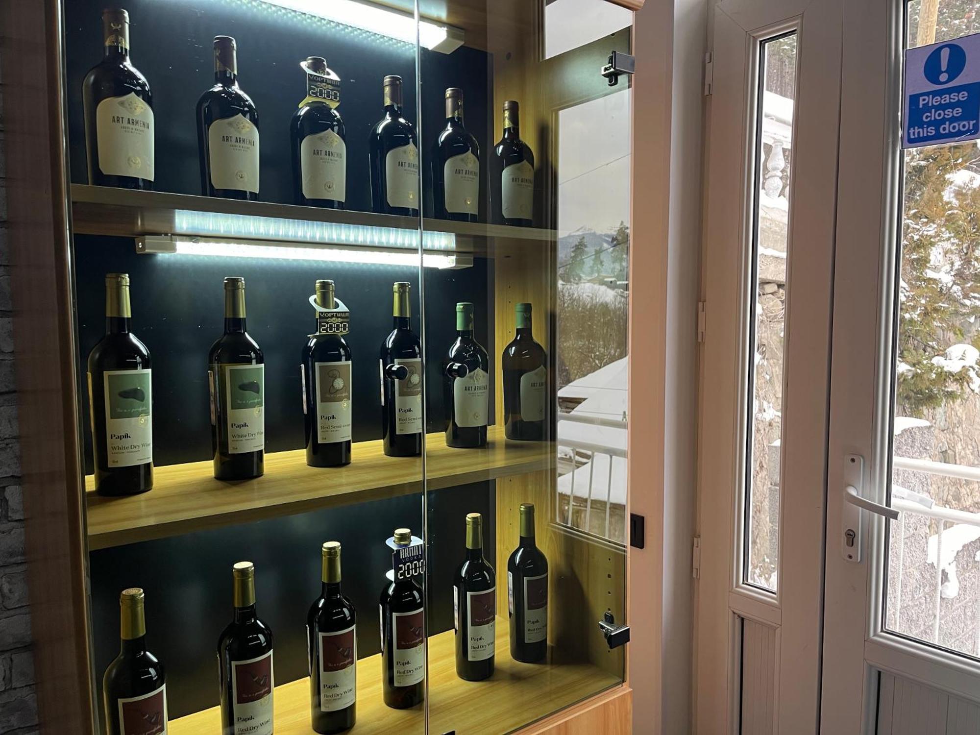 Hostel La Casa ديليجان المظهر الخارجي الصورة