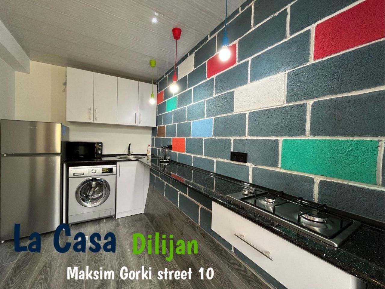 Hostel La Casa ديليجان المظهر الخارجي الصورة